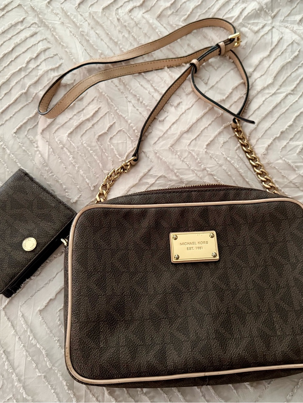 Michael Kors Jet Set Signature Crossbody Bag & Wallet